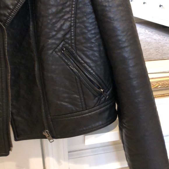 *1 DAY SALE*! Forever 21 black leather jacket - Picture 4 of 4